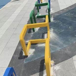 交通隔离桩车挡人车分流护栏可拆卸S型景区商业街电动车隔离栏