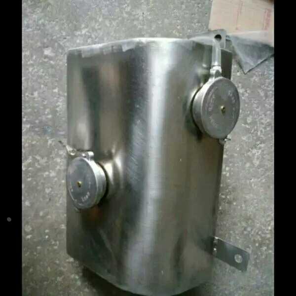 徐工吊车小水箱12吨16吨20吨25k小水箱水箱副水箱徐工吊车副水箱