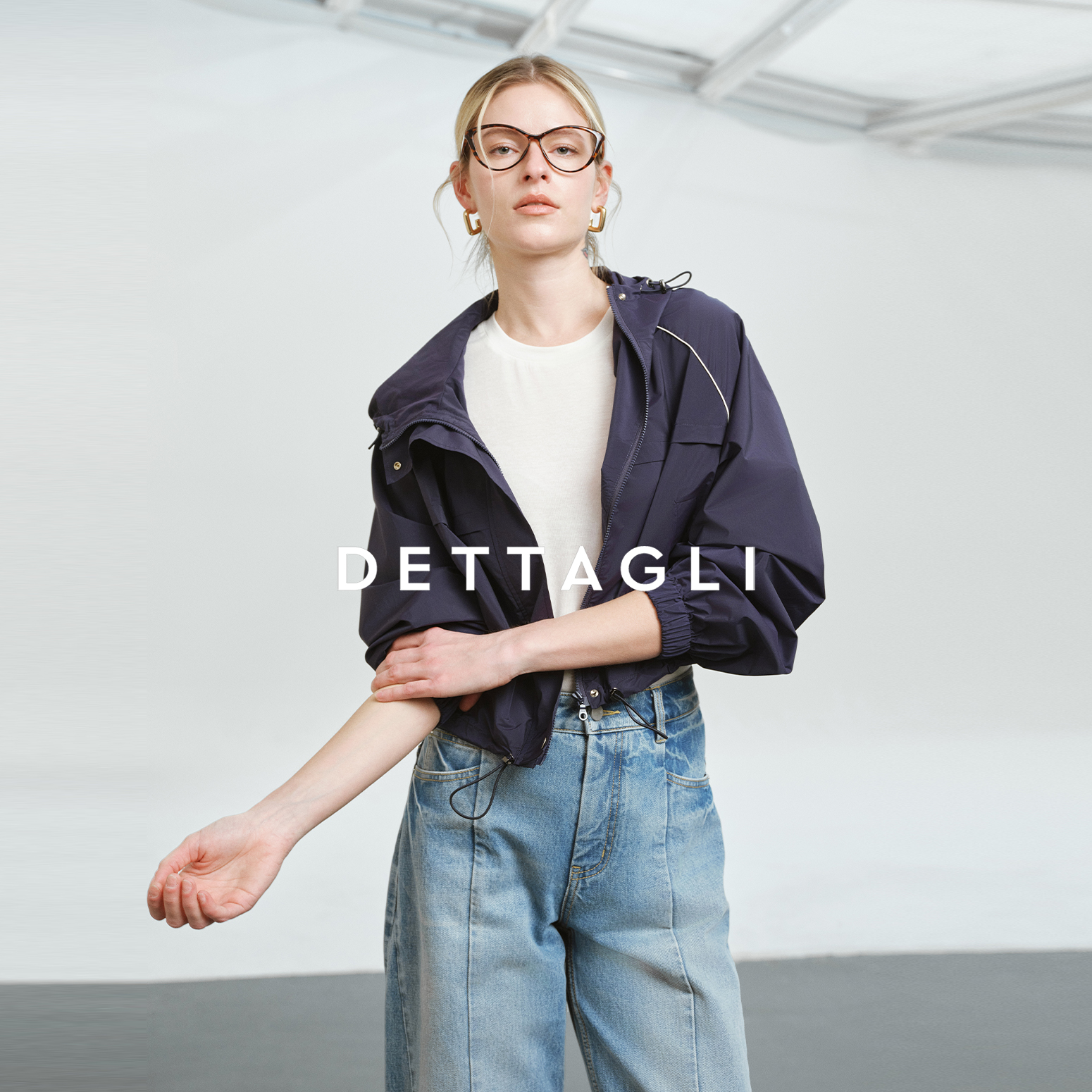 Dettagli/迪塔莉春新款藏青色系休闲百搭超轻连帽短夹克外套上衣