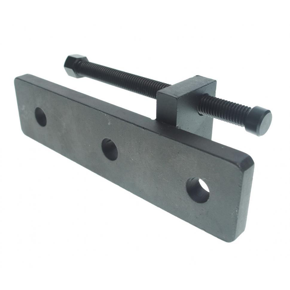 -7795沃尔沃卡车FM440 D13发动机机油冷却器固定安装器8880022