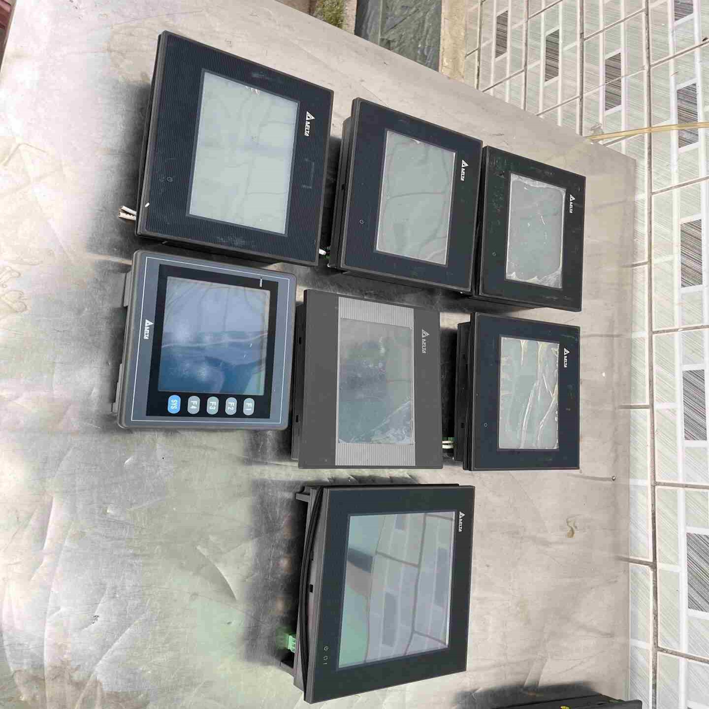 台达触摸屏DOP-B08S5151个议价