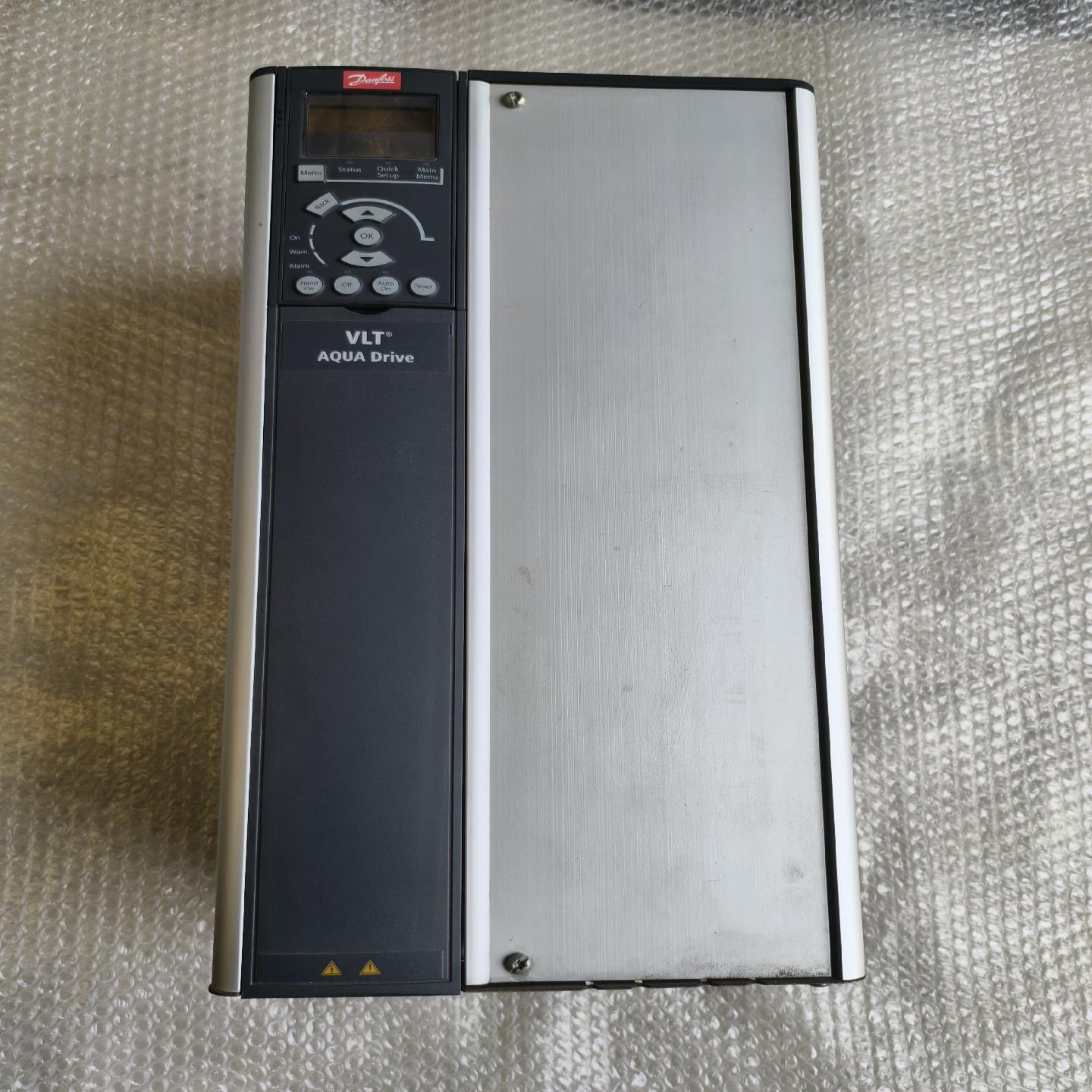 丹佛斯变频器 FC-202P22KT4E20H2XNC XX（崽载电子）