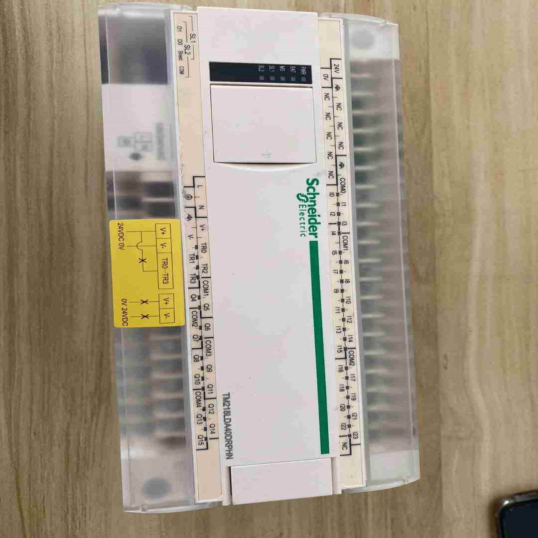 施耐德TM218LDA40DRPHN 成色好功能正常议价