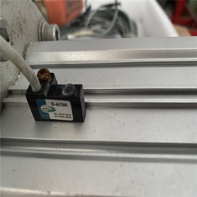 【汇生】KF50角阀带过滤，KF50放气阀，带磁性开关D-A73K，【议价