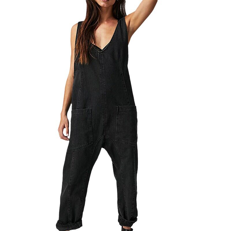 Denim V-neck jumpsuit with shoulder straps牛仔V领连体背带裤