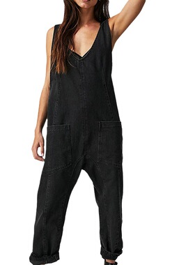 Denim V-neck jumpsuit with shoulder straps牛仔V领连体背带裤