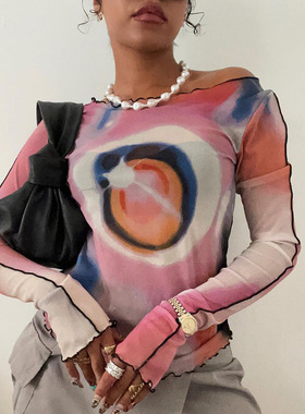 Round neck long sleeved printed T-shirt圆领长袖印花T恤