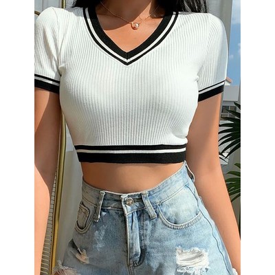Color blocked crop top with exposed navel 拼色高腰露脐上衣女