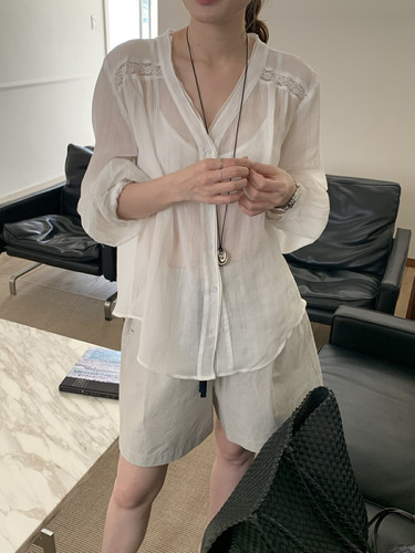 米鹿miluroom正品夏上新纯亚麻韩系百搭V领蕾丝拼接小衫F25061