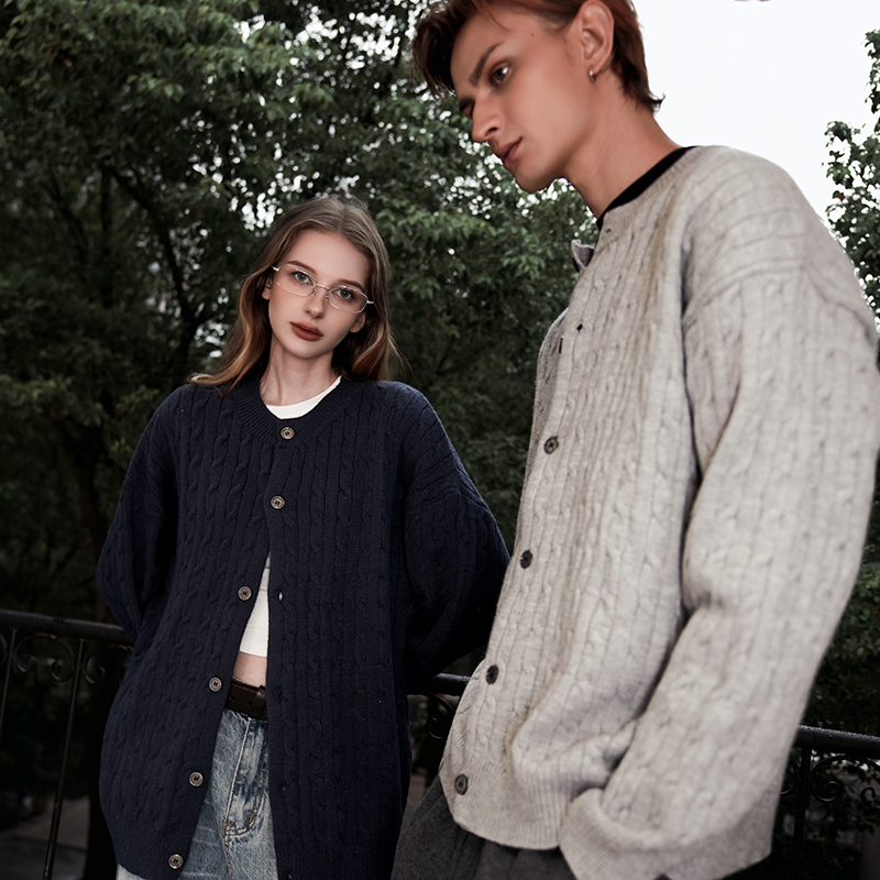 sostine「法式 绞花针织 」高级感开衫外套男女麻花圆领长袖毛衣