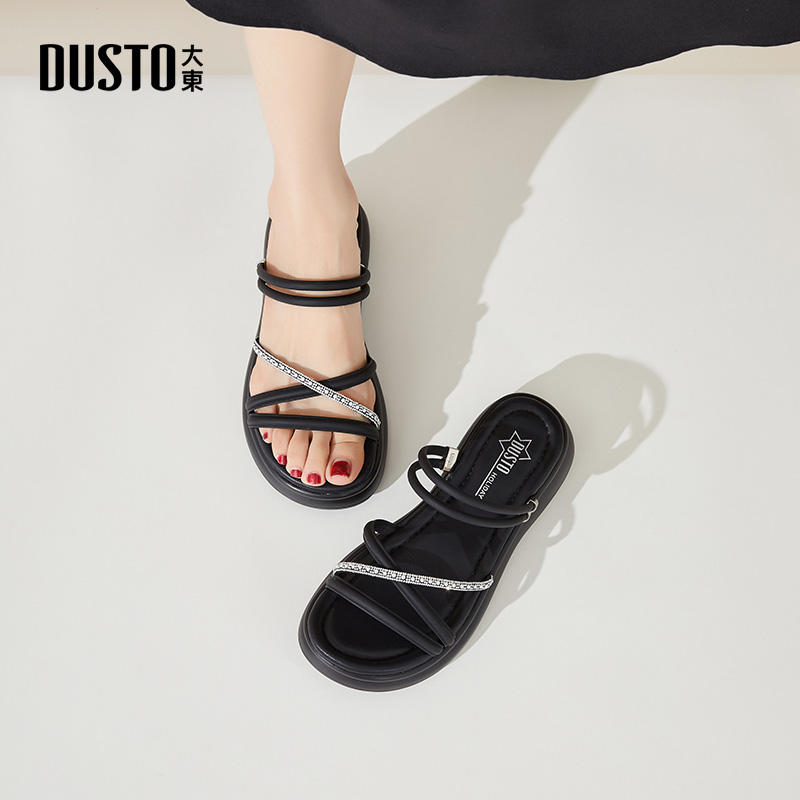 大东凉鞋时尚平底中跟休闲沙滩女