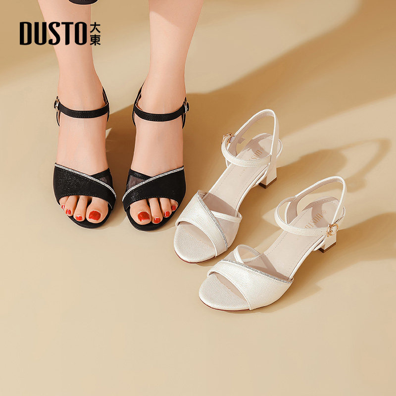 大东凉鞋2026夏季新款时尚舒适粗跟高跟简约百搭优雅一字带女凉鞋