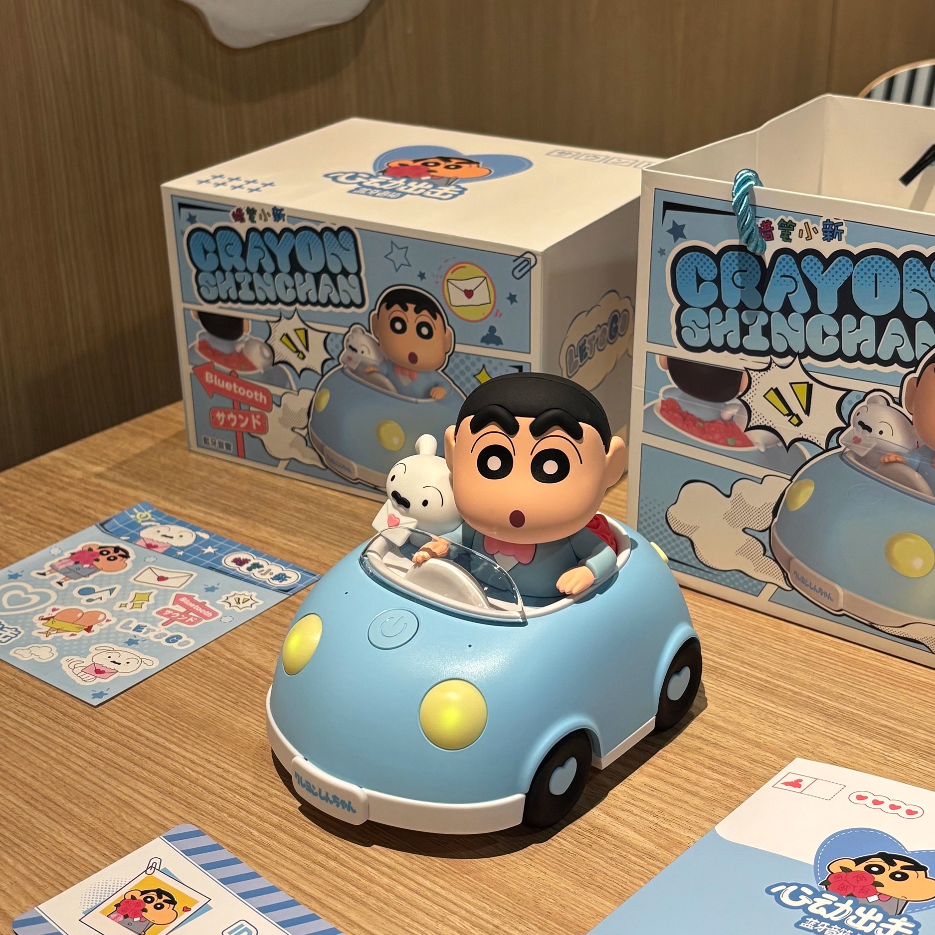 蜡笔小新小车蓝牙音箱手办玩具