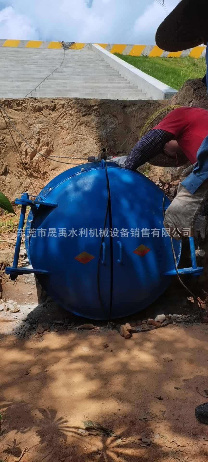 钢制圆型双开侧翻拍门DN800