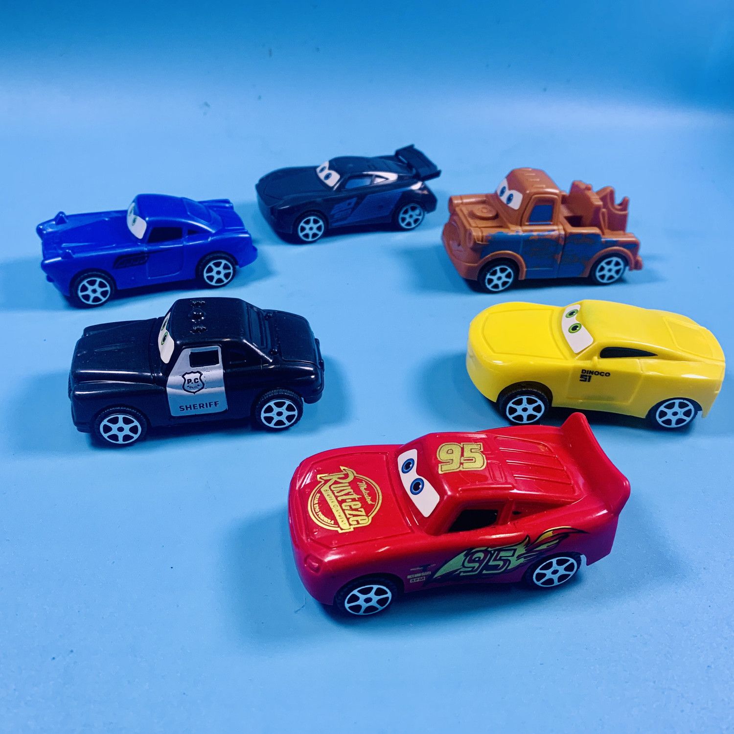 新品赛车汽车总动员闪电麦昆玩具惯性/回力/滑行玩具