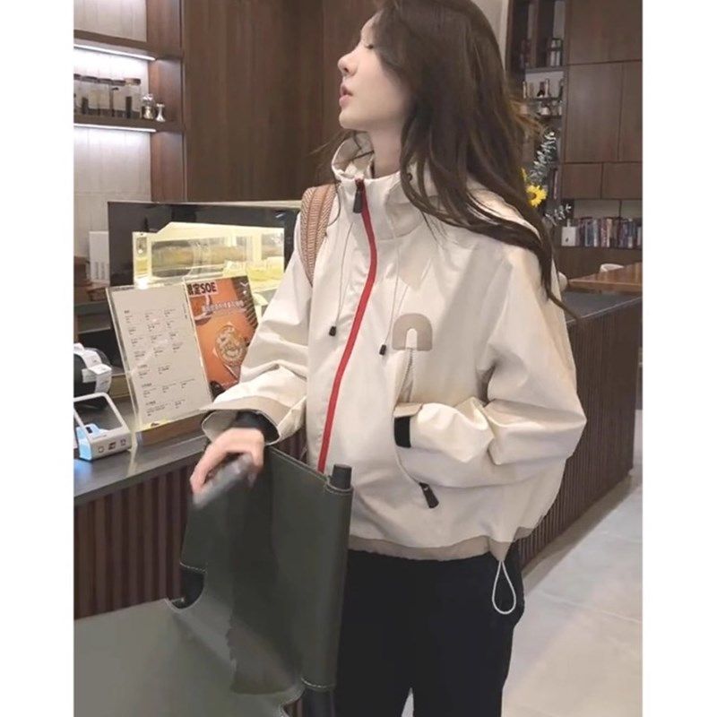 速发米白新冲锋衣外套2024色款薄款高级感撞色户外防晒夹克上衣