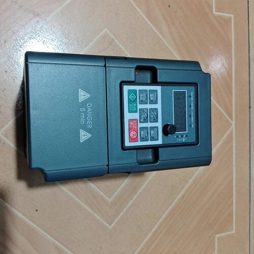 议价2.2kw变频器AD200-2R2G-T4，功率2.2kw，可维修