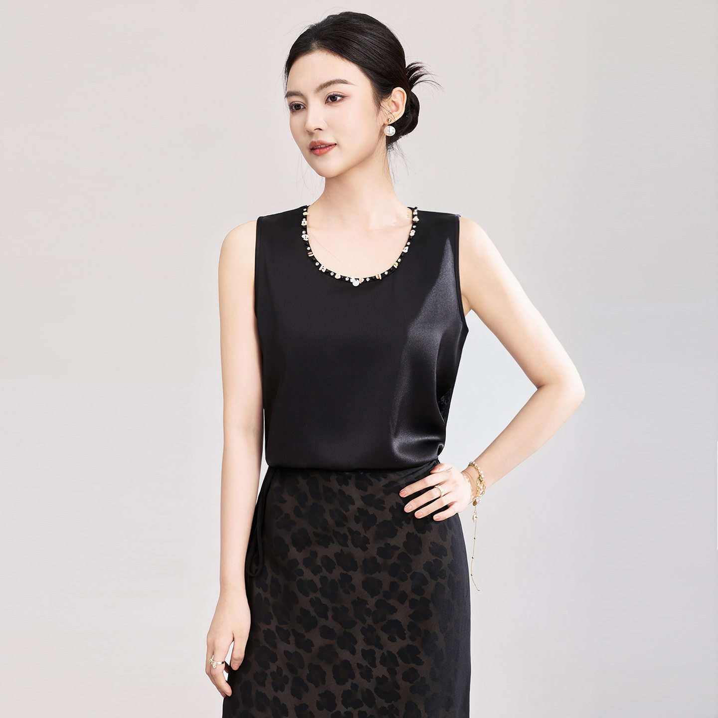 高级感无袖缎面拼接蕾丝背心女内搭打底外穿女夏季新款显瘦上衣