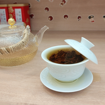 景德镇影雕青瓷三才盖碗茶杯功夫茶碗单个不烫手陶瓷泡茶盖碗金小