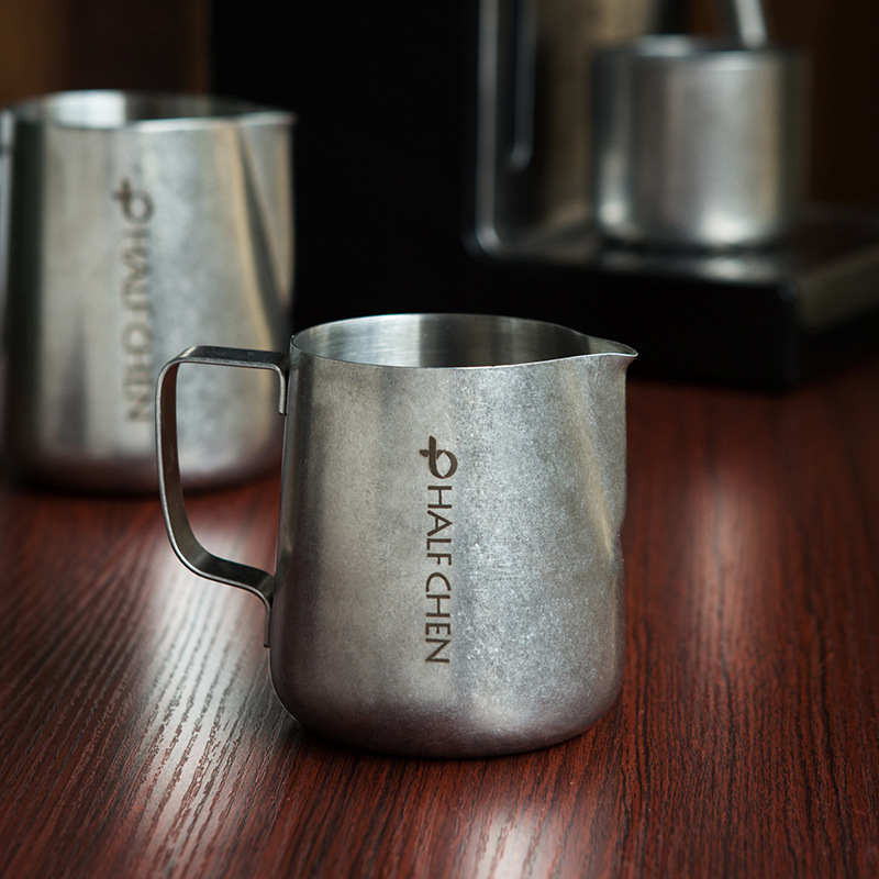 咖啡拉花缸尖嘴专业打奶壶不锈钢复古做旧带刻度拉花杯600ml奶 缸