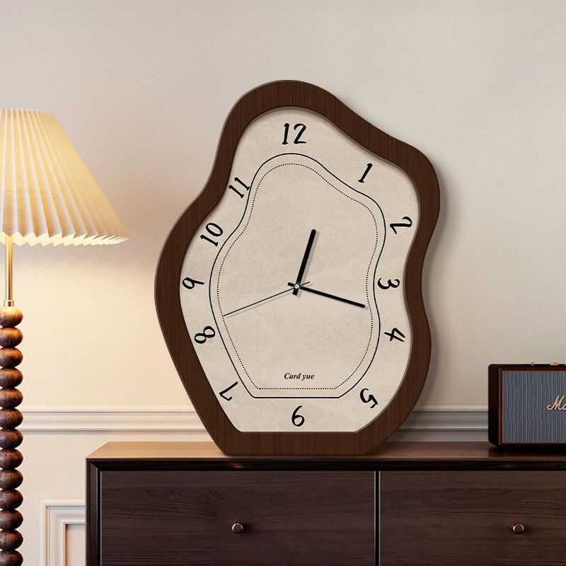 ?中古风复古桌面时钟创意座钟2025新款玄关钟表挂墙客厅玄关摆件