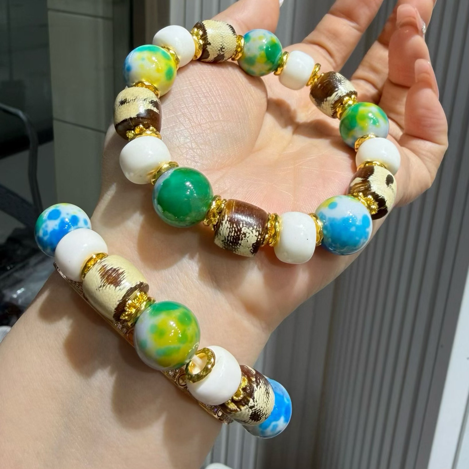 精品七彩玛瑙手串雪山药王石手链彩色药花魂男女款百搭生日礼物