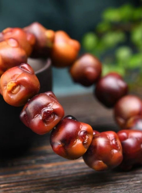 龙涎香猪手串!做工精美,持久留香,可活血利气,安神之功效