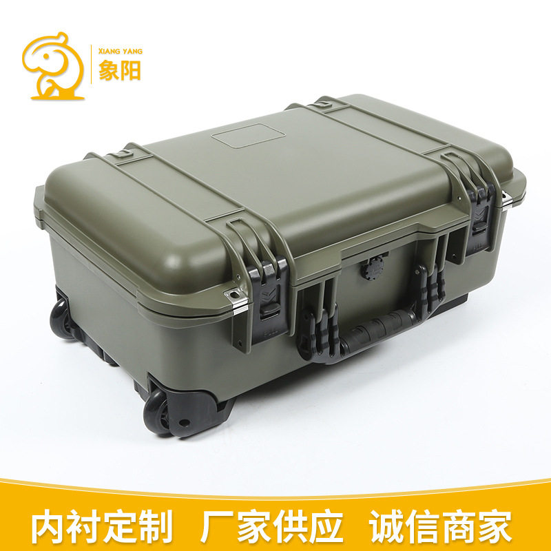 仪器五金工具收纳防护箱 便携手提拉杆两用箱 军绿色塑料防水箱