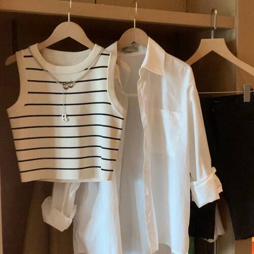 Round neck striped sleeveless vest for women圆领条纹无袖背心