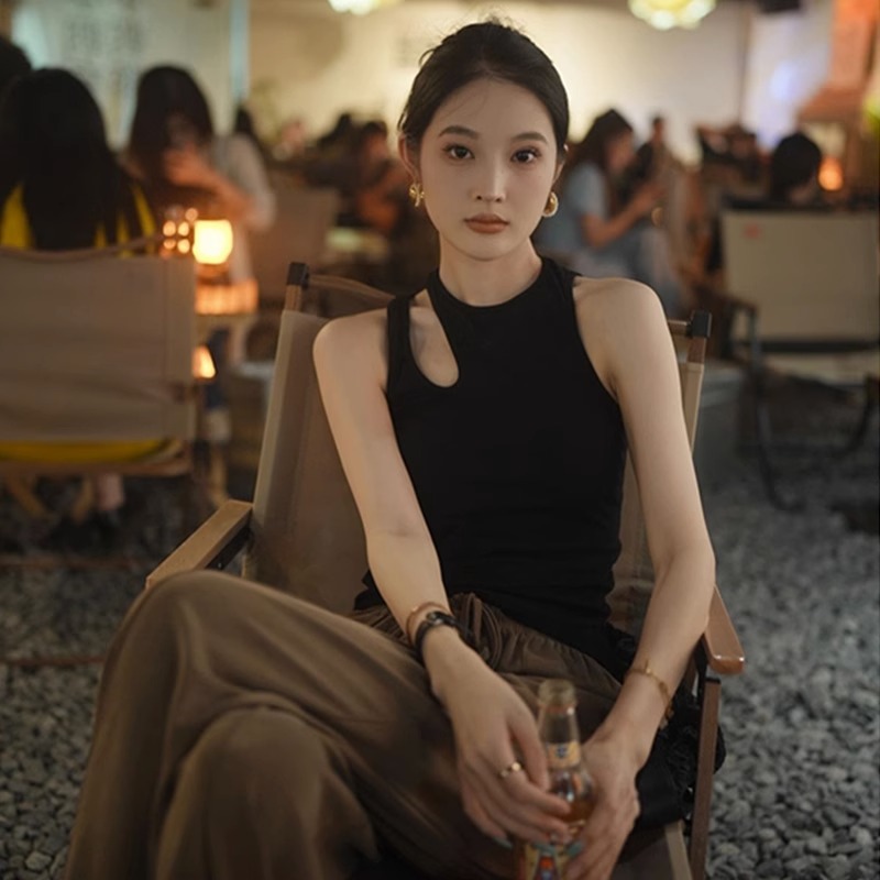 速发不规则斜肩吊带黑色无袖挂脖上衣夏美式辣妹bm外穿镂空背心