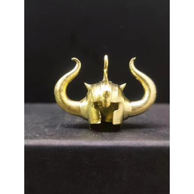 金属黄铜圣斗士头盔十二星座金牛战盔牛角兽盔模型玩具吊坠钥匙扣