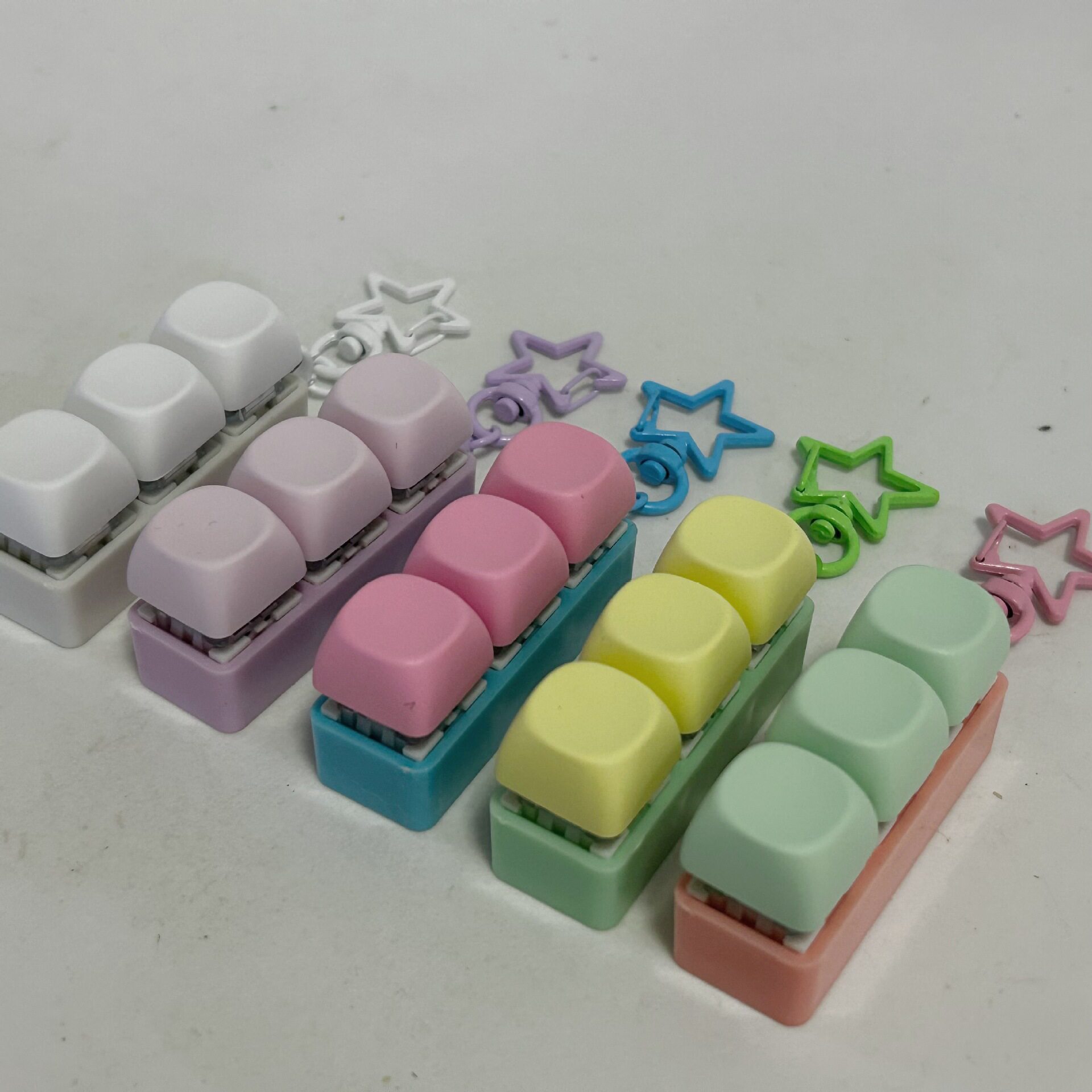 糖果色三键俄罗斯方块挂件钥匙扣