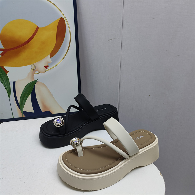 女鞋露趾平底百搭休闲韩版舒适