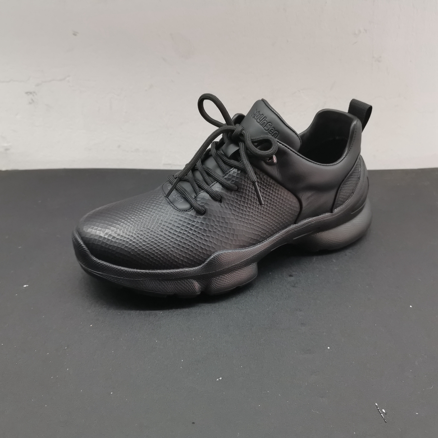 撤柜处理折扣真皮男鞋2025秋新款百搭舒适运动休闲轻便牛皮男单鞋