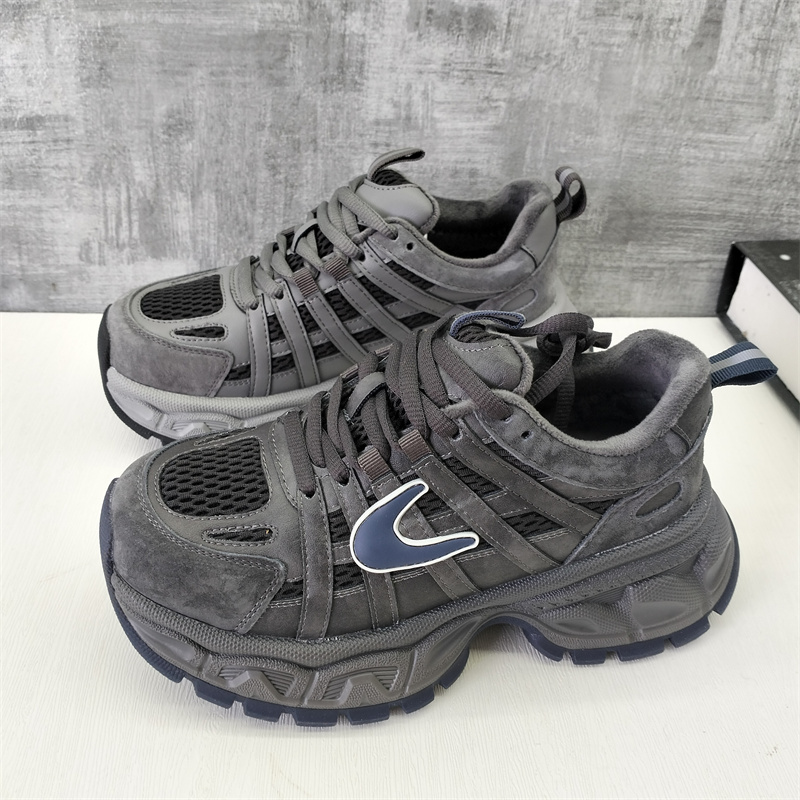 撤柜处理折扣真皮老爹鞋女2025冬新款时尚运动加绒休闲显瘦女棉鞋