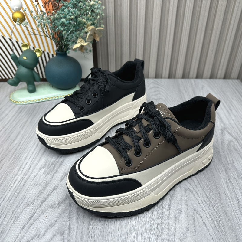 撤柜处理折扣外贸女鞋2025冬新款复古风厚底保暖休闲百搭女棉鞋