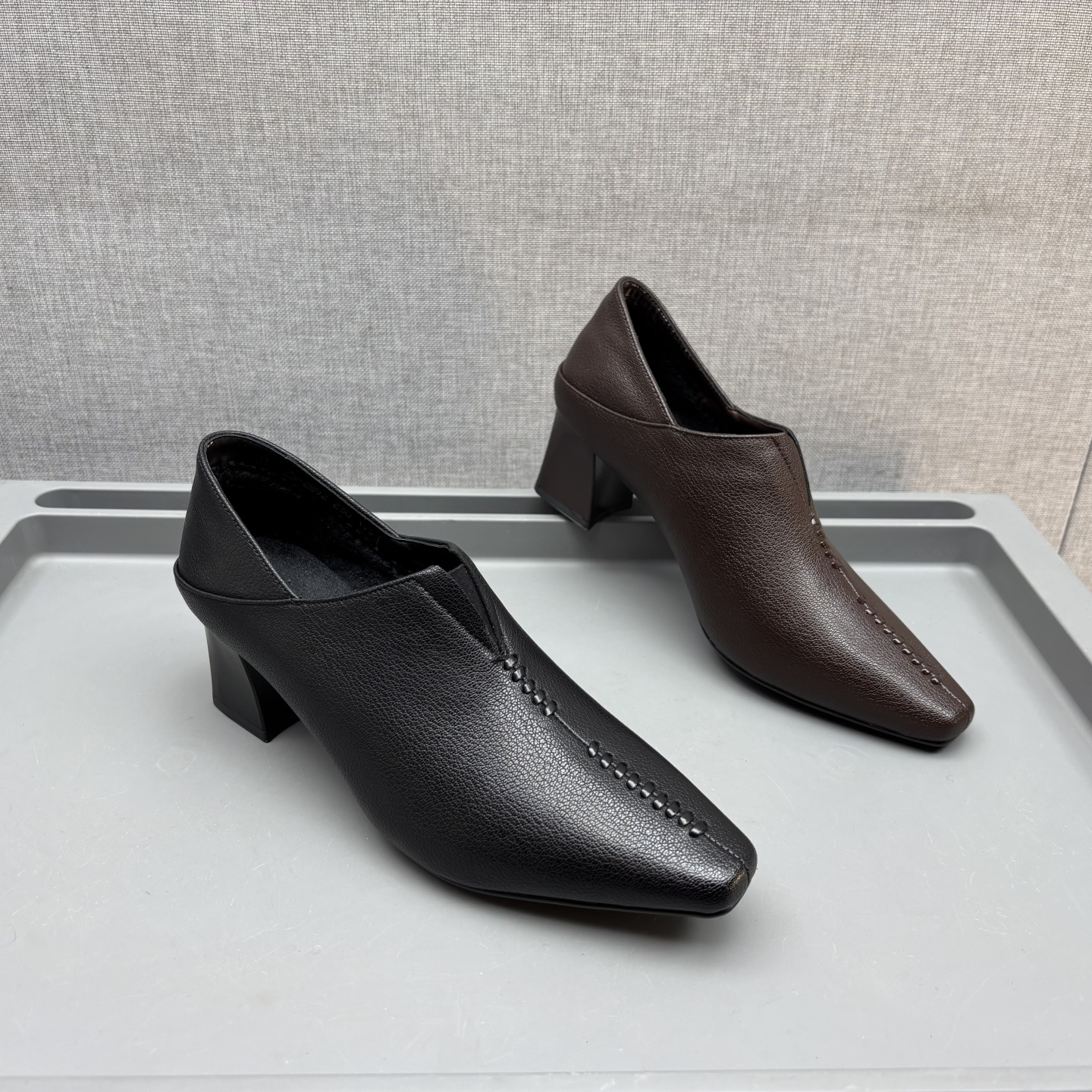 撤柜处理折扣真皮女鞋2025冬新款小方头气质时尚羊皮加绒OL女皮鞋