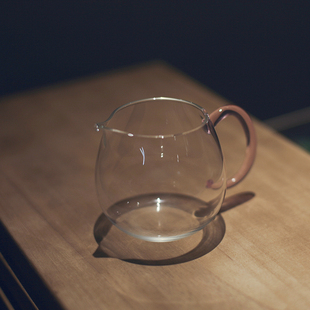 《圆满公道杯》粉色把手 高硼硅个高透玻璃 耐热X公杯 分茶器