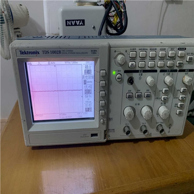 （议价）泰克TDS1002B示波器，成色如图，通电正常