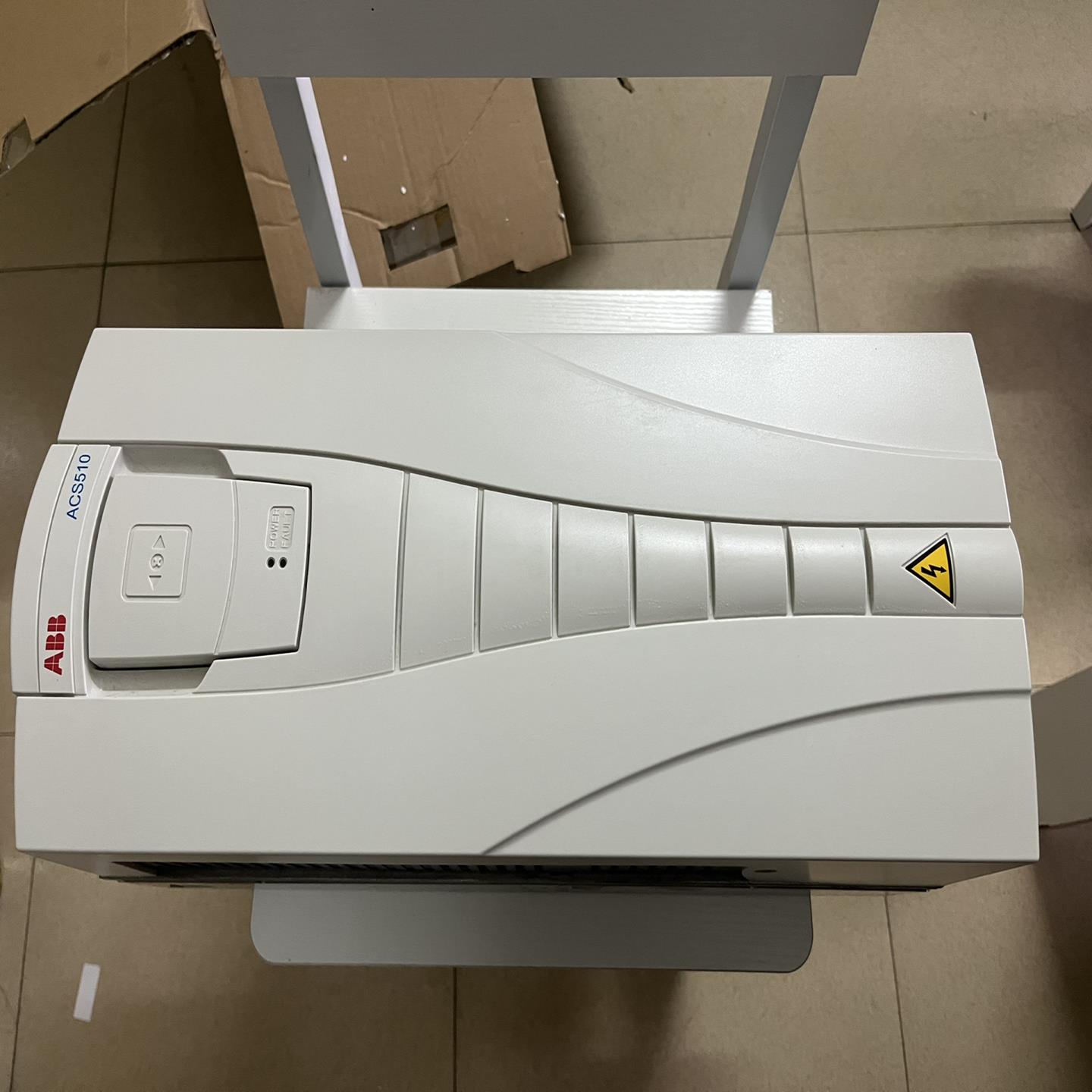 议~ABB变频器 ACS510-01-031A-4 仅拆封