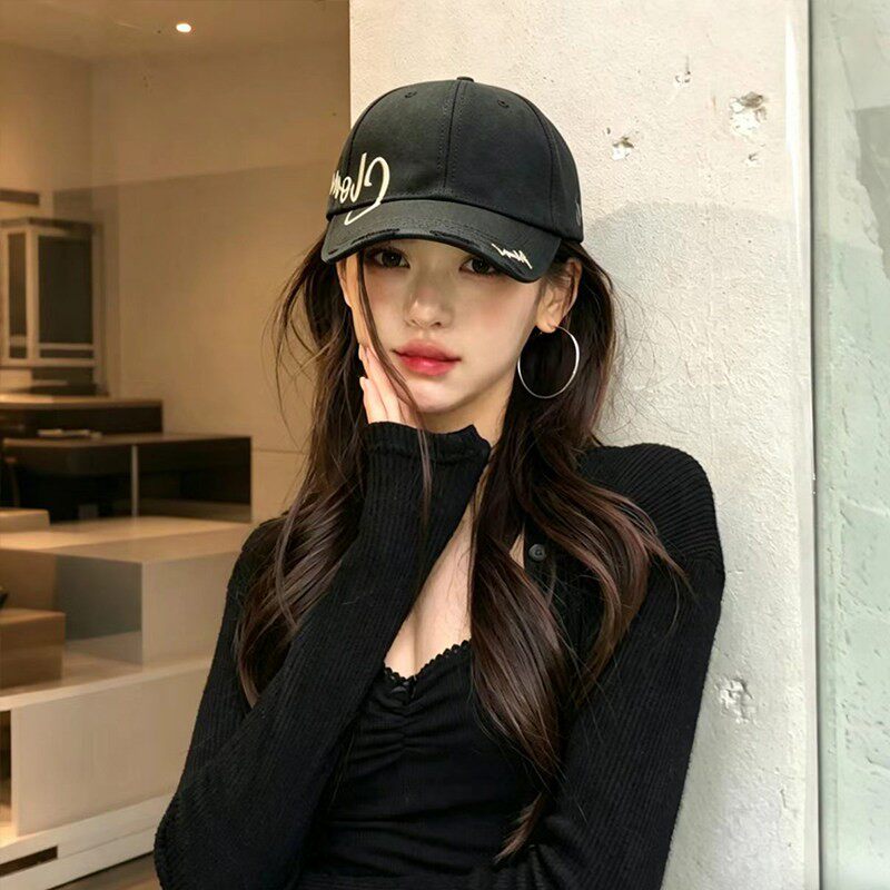 黑色字母刺绣鸭舌帽女夏季硬顶大头潮流加深大檐遮阳防晒棒球帽子
