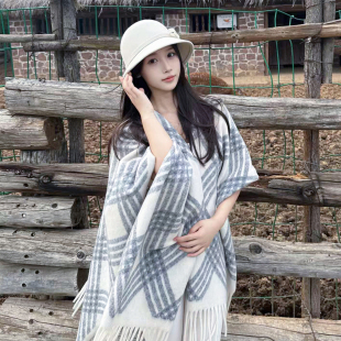 韩版白色条纹披肩女外搭秋冬高级感披风超大斗篷围巾外套搭配裙子