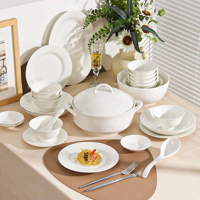 碗碟套装家用2024新款纯白盘子釉下彩陶瓷餐具骨瓷饭碗高级感碗盘