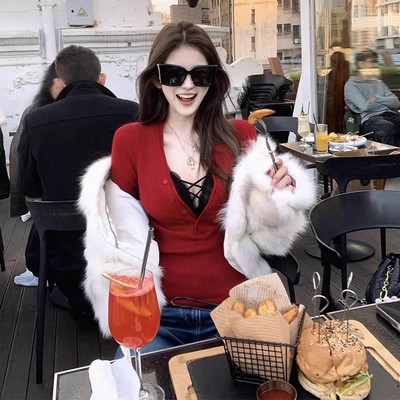 新年红色穿搭V领针织衫打底衫女秋冬修身洋独特别致内搭辣妹上衣