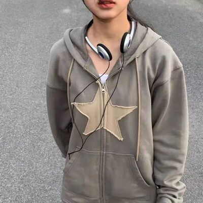 Five pointed star printed long sleeved sweatshir印花长袖卫衣