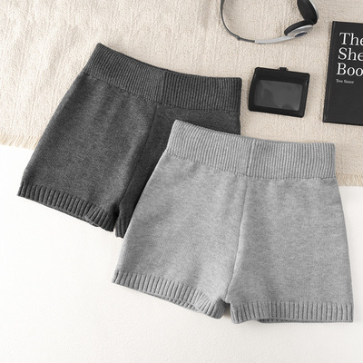 简约高腰宽松显瘦短裤Simple highwaisted loose slimming shorts