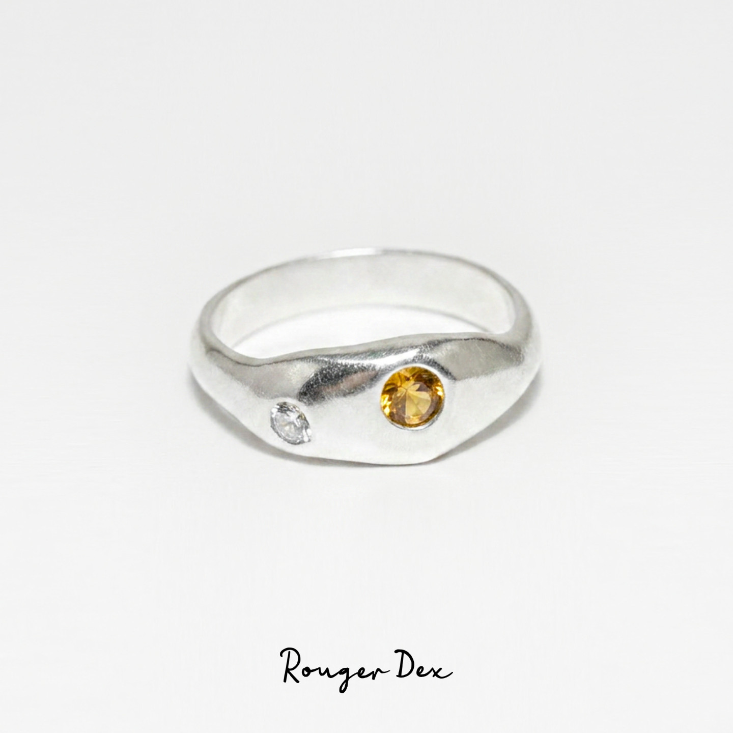 Rouger Dex琥珀色莫桑石戒指女中古文艺设计气质轻奢纯银精致百搭