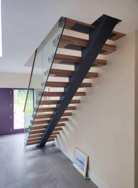 扶家用CMJ豪华别墅钢木耐楼搭配钢梯化玻璃手护栏生产安装久