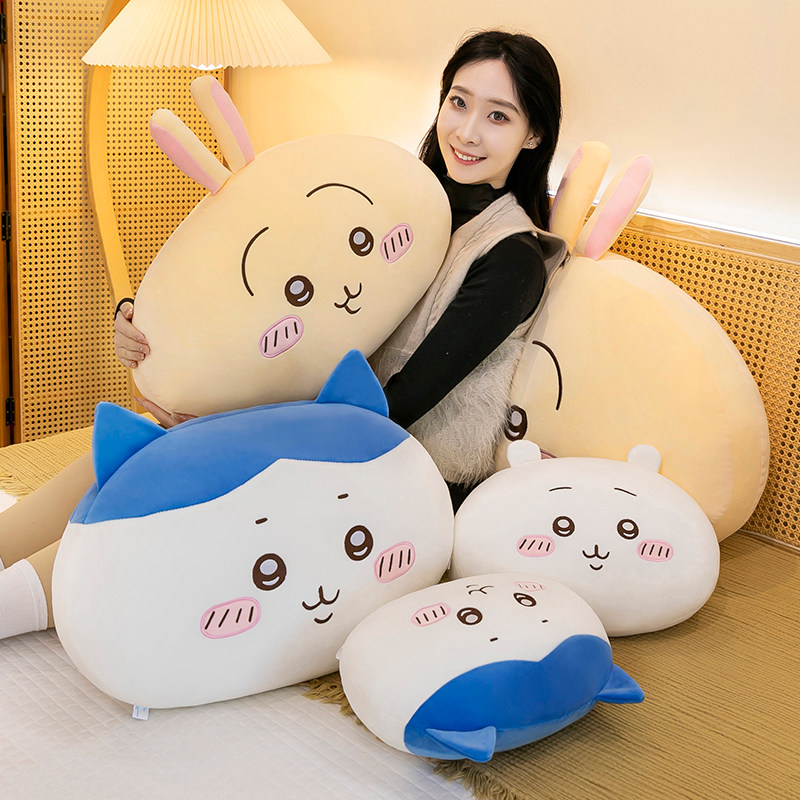 小八乌萨奇吉伊玩偶靠垫