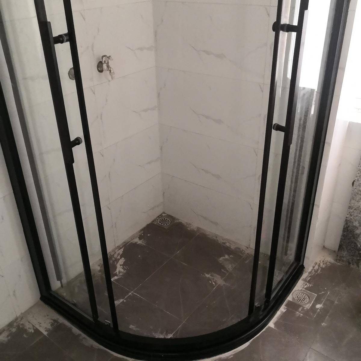 厂家扇标制作雅非黑弧形简易淋浴房隔断选配标准底盆不锈钢NF202